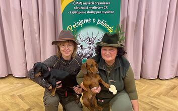 Krásný pracovní úspěch Emily a Elizabet